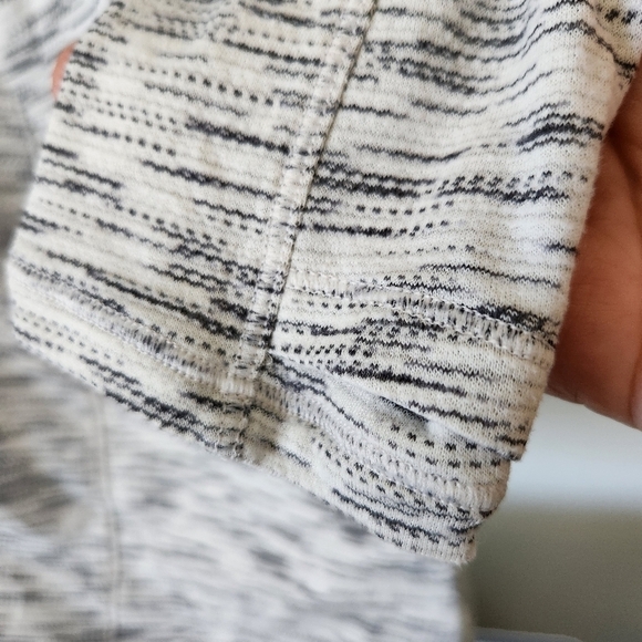 Lululemon Meant To Move Long Sleeve Women's size 6 Gray - Picture 5 of 6